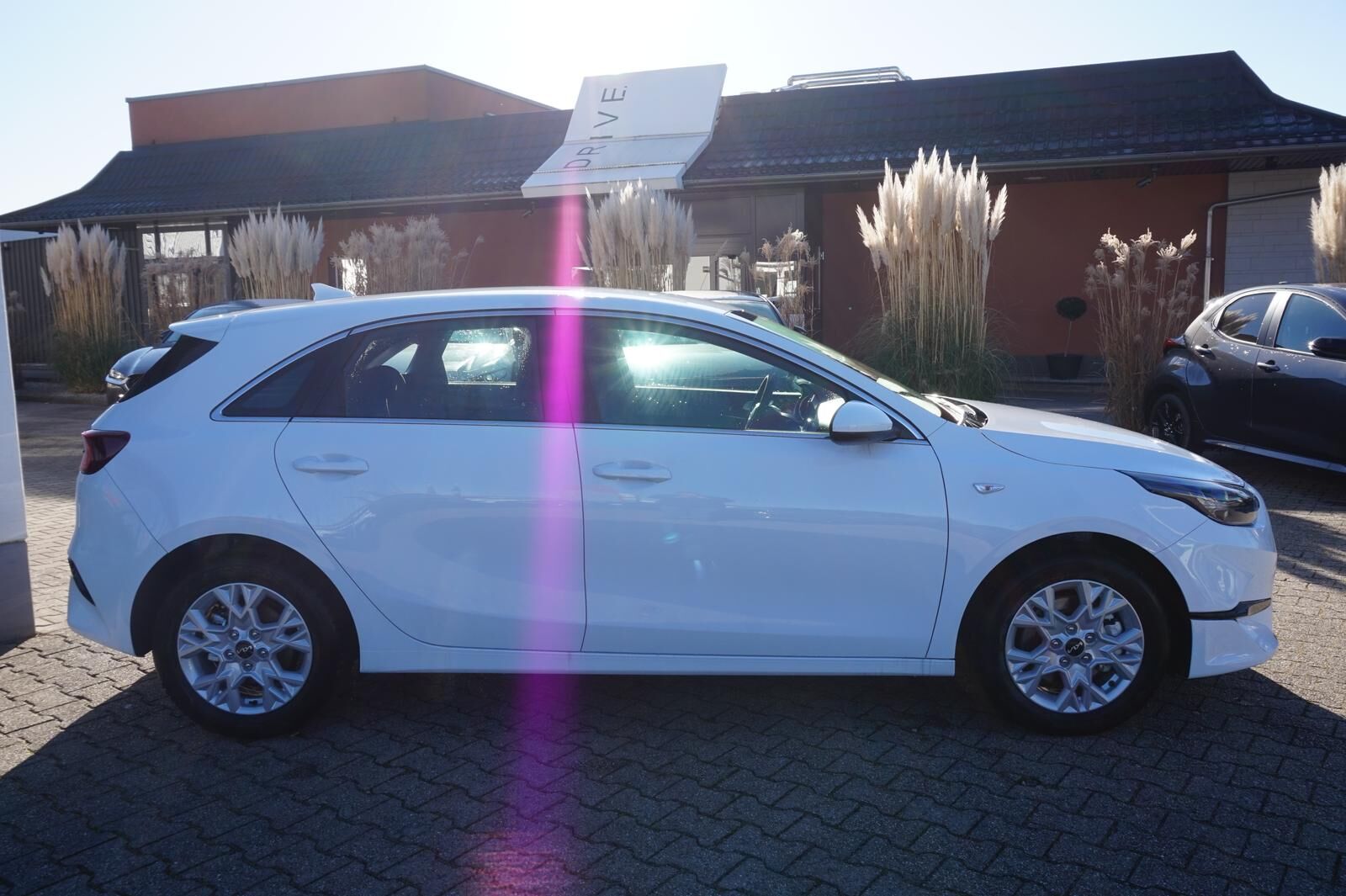 KIA Ceed 1.5 TGDI Vision *NAVI* KAMERA* PDC* DAB+* Ansicht 5 für Fahrzeugdetailseite