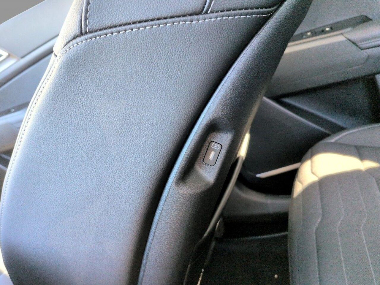 KIA Sportage 1.6 TGDI DCT VISION *NAVI* Ansicht 11 für Fahrzeugdetailseite