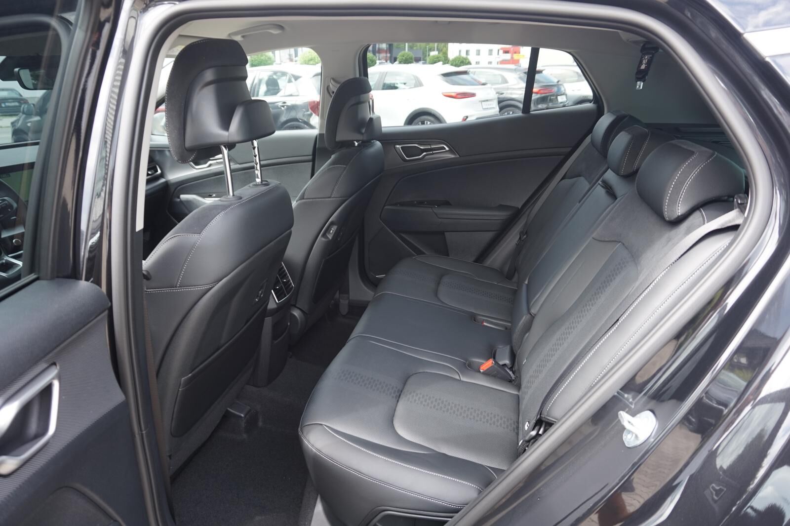 KIA Sportage 1.6 T-GDI DCT ULTIMATE *LED* NAVI* Ansicht 8 für Fahrzeugdetailseite