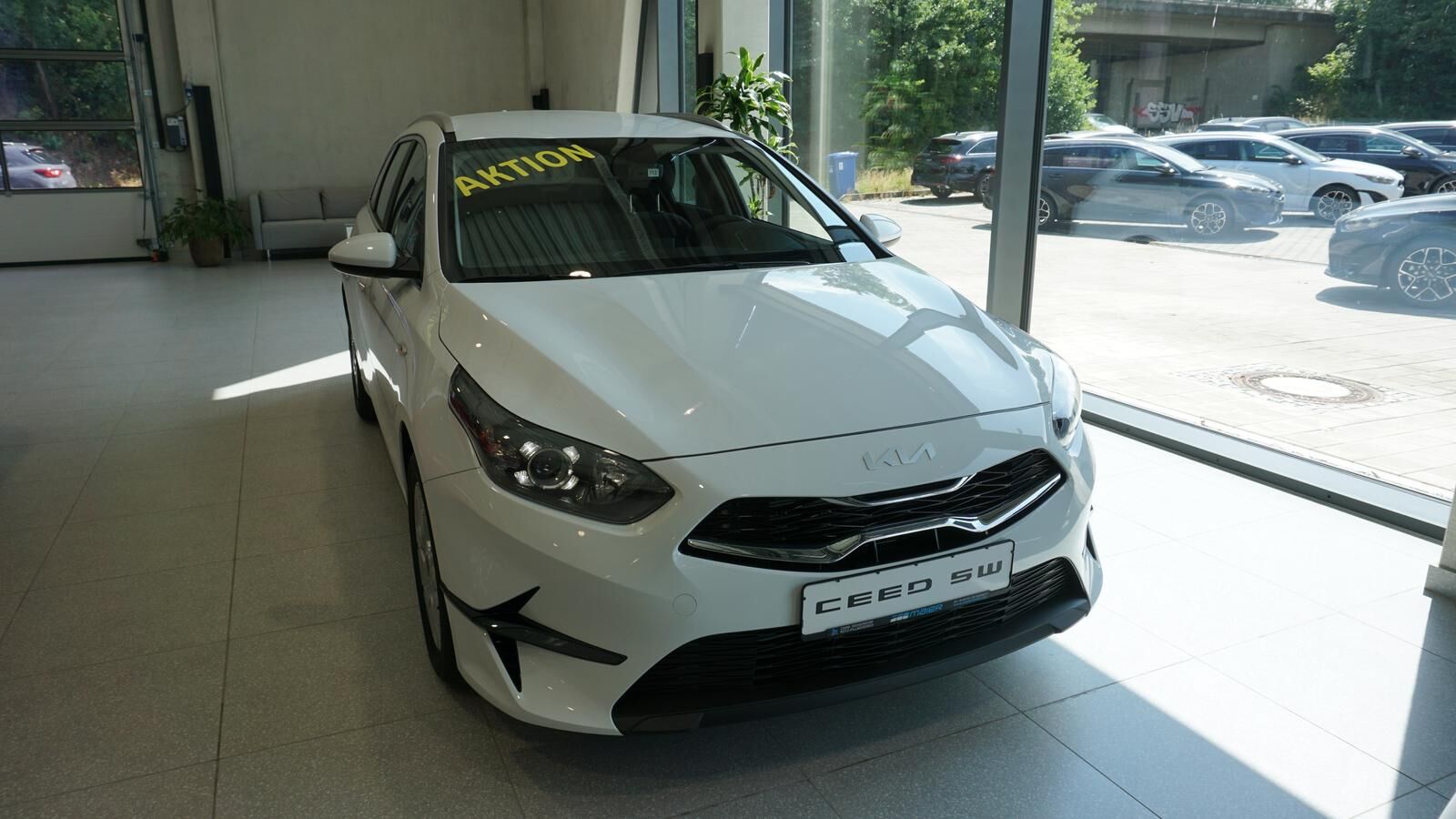 KIA Ceed Sportswagon Ceed SW 1.5 TGDI Vision *NAVI* KAMERA* PDC* Ansicht 3 für Fahrzeugdetailseite