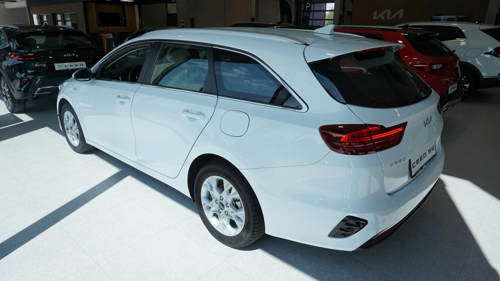 KIA Ceed Sportswagon Ceed SW 1.5 TGDI Vision *NAVI* KAMERA* PDC* Ansicht 6 für Fahrzeugdetailseite