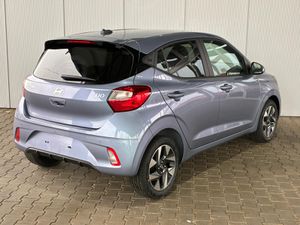 HYUNDAI i10 Premium 1.2 GDI / Sitz + Lenkradheizung / Navi / Klimaautomatik / Alu 15