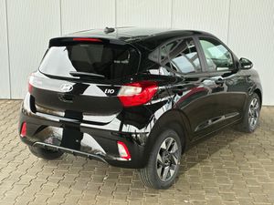 HYUNDAI i10 Premium 1.2 GDI / Sitz + Lenkradheizung / Navi / Klimaautomatik / Alu 15
