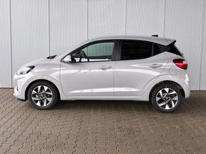 HYUNDAI i10 Premium 1.2 GDI / Sitz + Lenkradheizung / Navi / Klimaautomatik / Alu 15