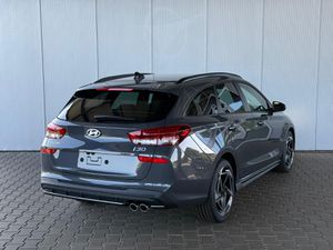 HYUNDAI i30 N-Line 1.5 T-GDI mHev DCT / Navi / ACC / Sitz & Lenkradheizung / LED / Alu 18