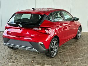 HYUNDAI i20 1.2 MPI 5MT Comfort / Navi / Carplay / Rückfahrkamera / Tempomat / Alu 16