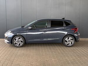 HYUNDAI i20 Pure 1.2 MPI / Navi / PDC Hinten + Kamera / Abgedunkelte Scheiben / Tempomat / Alu 16