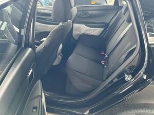 HYUNDAI i20 Pure 1.2 MPI / Navi / PDC Hinten + Kamera / Abgedunkelte Scheiben / Tempomat / Alu 16