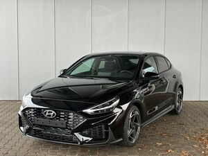 HYUNDAI i30 N-Line Fastback DCT 1.5 T-GDI mHev / Navi / ACC / Sitz & Lenkradheizung / LED / Alu 18
