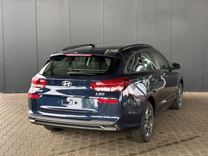 HYUNDAI i30 Kombi Comfort 1.5 GDI / Navi / Tempomat / Shz Vorne + Lenkrad heizung / LED / ALU 16