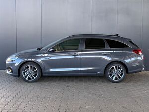 HYUNDAI i30 Kombi Comfort Plus 1.5 GDI / Lenkr. & Sitzheizung / LED / Keyless / Alu17 / Privacy / PDC V.&H. m. K