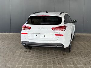 HYUNDAI i30 Kombi Comfort Plus 1.0 TGDI DCT / Navi / Sitz + Lenkradheizung / PDC V&H + Kamera / LED / Alu 17