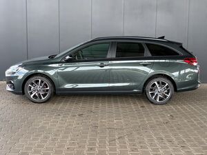 HYUNDAI i30 Kombi Comfort Plus 1.0 TGDI DCT / Navi / Sitz + Lenkradheizung / PDC V&H + Kamera / LED / Alu 17