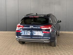 HYUNDAI i30 Kombi Comfort Plus 1.0 TGDI DCT / Navi / Sitz + Lenkradheizung / PDC V&H + Kamera / LED / Alu 17