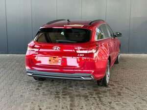 HYUNDAI i30 Kombi Comfort Plus 1.0 T-GDI DCT Navi/ Totwinkel Assistent/ PDC V&H + Kamera/ Alu 17