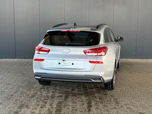 HYUNDAI i30 Kombi Comfort Plus 1.0 T-GDI DCT Navi/ Totwinkel Assistent/ PDC V&H + Kamera/ Alu 17