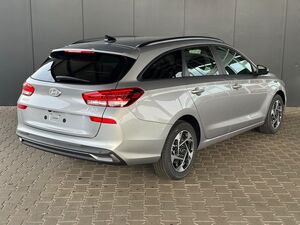 HYUNDAI i30 Kombi Comfort Line 1.6 T-GDI 2WD 7-DCT AT / Tempomat / Kamera / PDC vorne + hinten / Sitz + Lenkradh