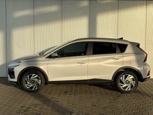 HYUNDAI BAYON Premium 1.0 T-GDI 100 PS 48V  / Keyless / ACC / Soundsystem BOSE / Sitz + Lenkradheizung / LED / Nav