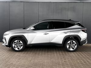 HYUNDAI TUCSON Comfort Plus 1.6 T-GDI 4WD 48V DCT / Matrix-LED / Pano-Dach / ACC / Shz hi + vo / Teilleder / Alu 18