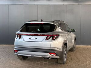 HYUNDAI TUCSON Comfort Plus 1.6 T-GDI 4WD 48V DCT / Matrix-LED / Pano-Dach / ACC / Shz hi + vo / Teilleder / Alu 18
