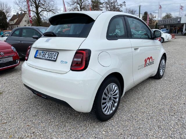 FIAT 500e Action Ansicht 3 für Fahrzeugdetailseite