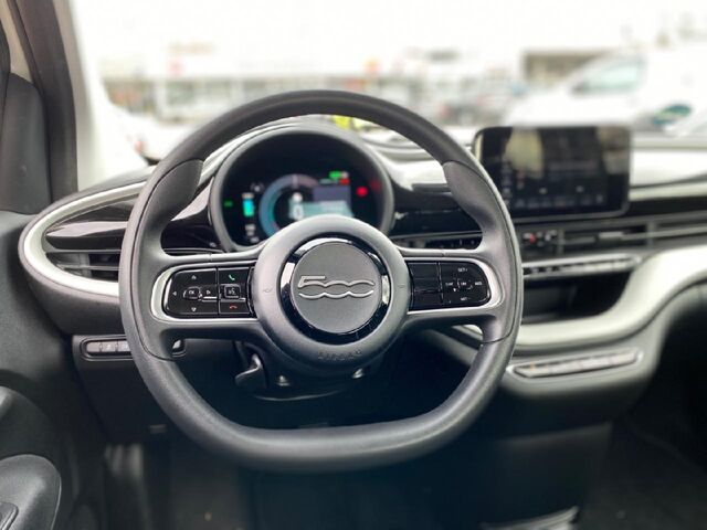 FIAT 500e Action Ansicht 7 für Fahrzeugdetailseite