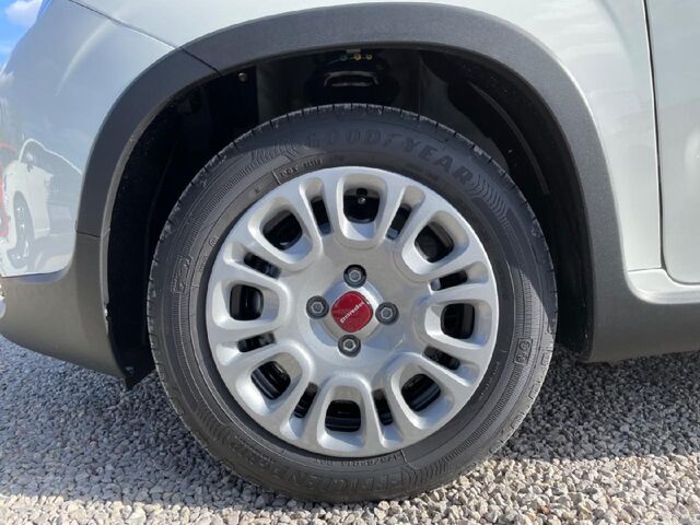 FIAT Panda Base Ansicht 5 für Fahrzeugdetailseite