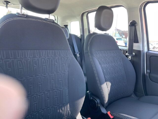 FIAT Panda Base Ansicht 9 für Fahrzeugdetailseite