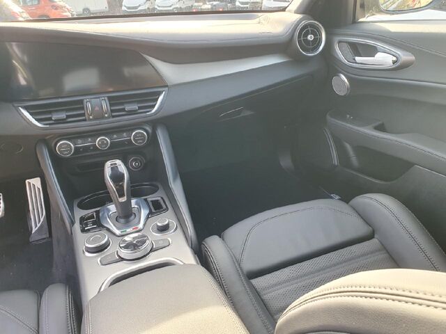 ALFA ROMEO Giulia Veloce Q4 Ansicht 11 für Fahrzeugdetailseite