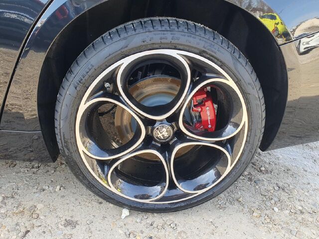 ALFA ROMEO Giulia Veloce Q4 Ansicht 5 für Fahrzeugdetailseite