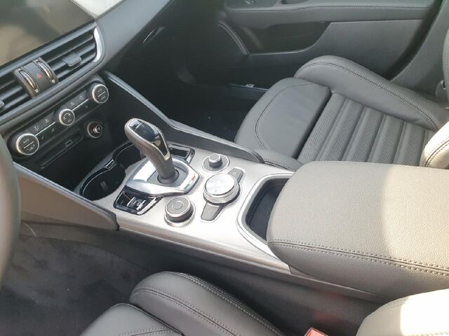 ALFA ROMEO Giulia Veloce Q4 Ansicht 8 für Fahrzeugdetailseite