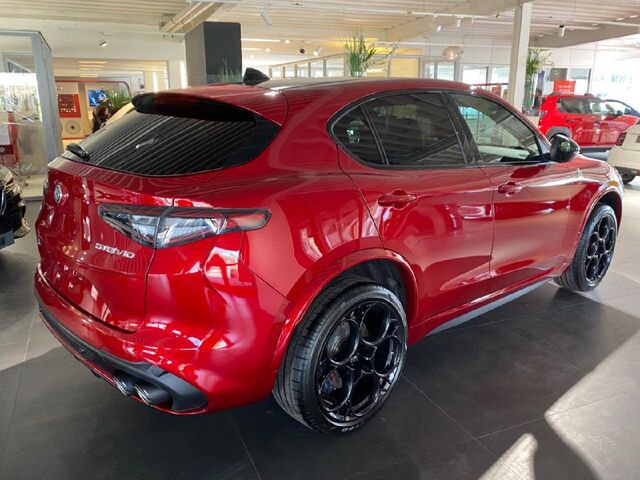 ALFA ROMEO Stelvio Quadrifoglio Q4 Akrapovic*SD*Tech* Ansicht 4 für Fahrzeugdetailseite