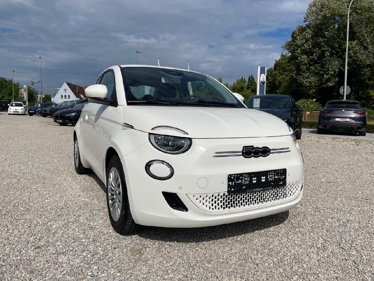 FIAT 500e 42kWh Komfort-Paket Ansicht 2 für Fahrzeugdetailseite