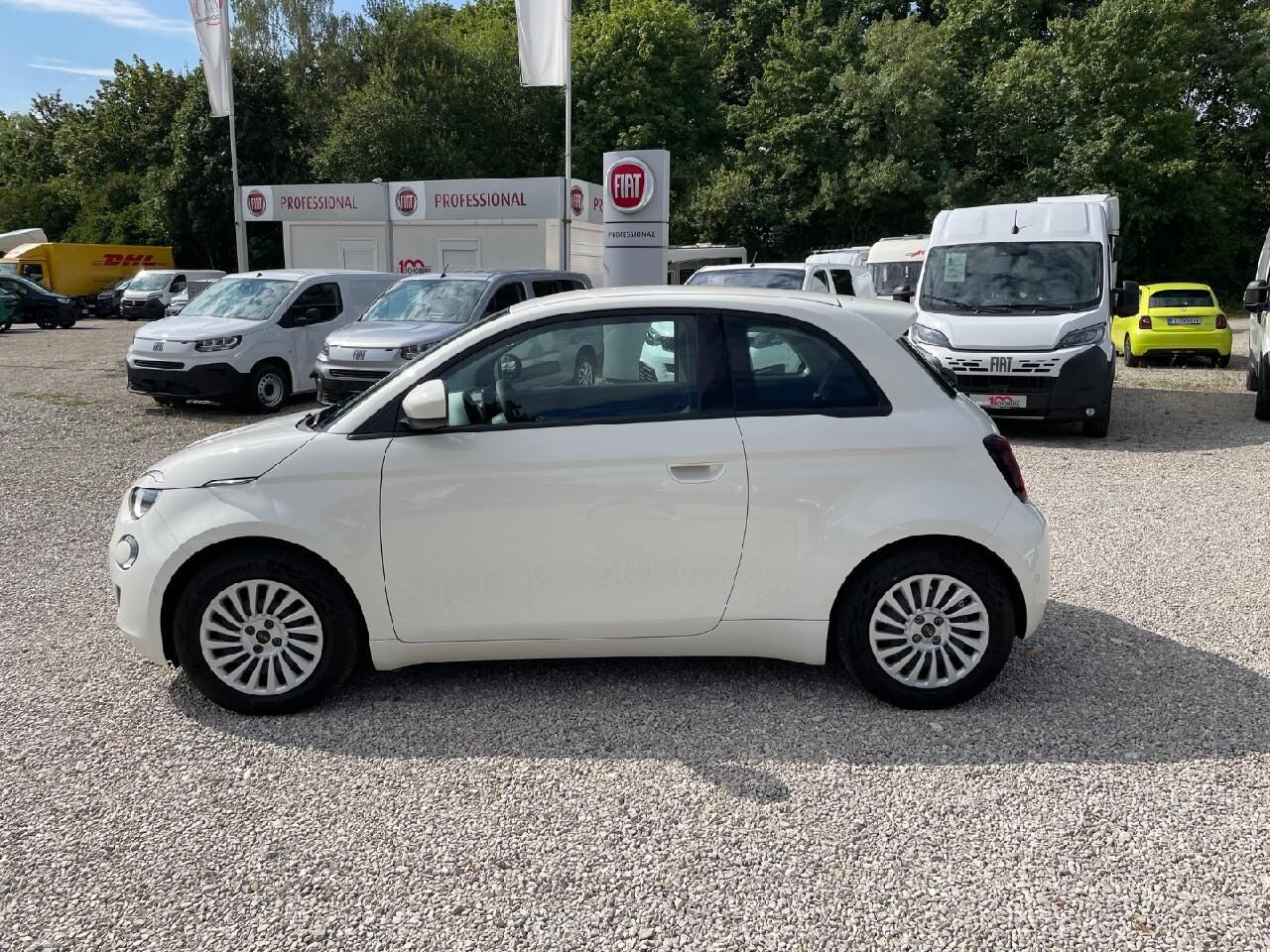 FIAT 500e 42kWh Komfort-Paket Ansicht 4 für Fahrzeugdetailseite