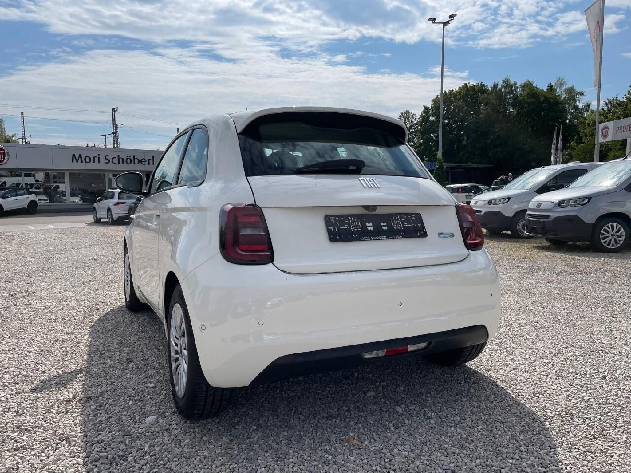 FIAT 500e 42kWh Komfort-Paket Ansicht 6 für Fahrzeugdetailseite