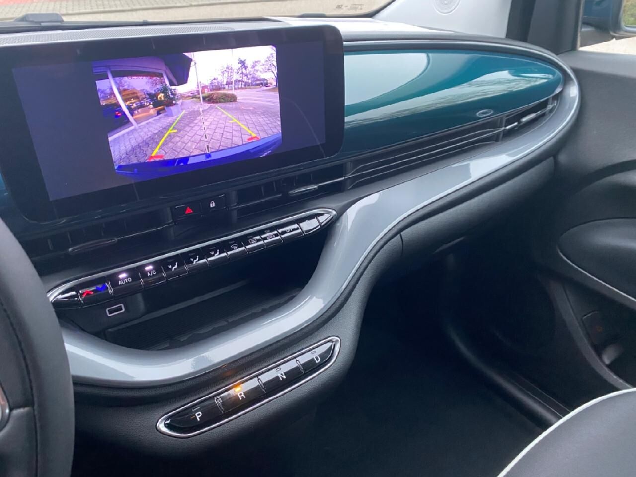 FIAT 500e 42kWh Komfort-Paket Metallic Ansicht 11 für Fahrzeugdetailseite