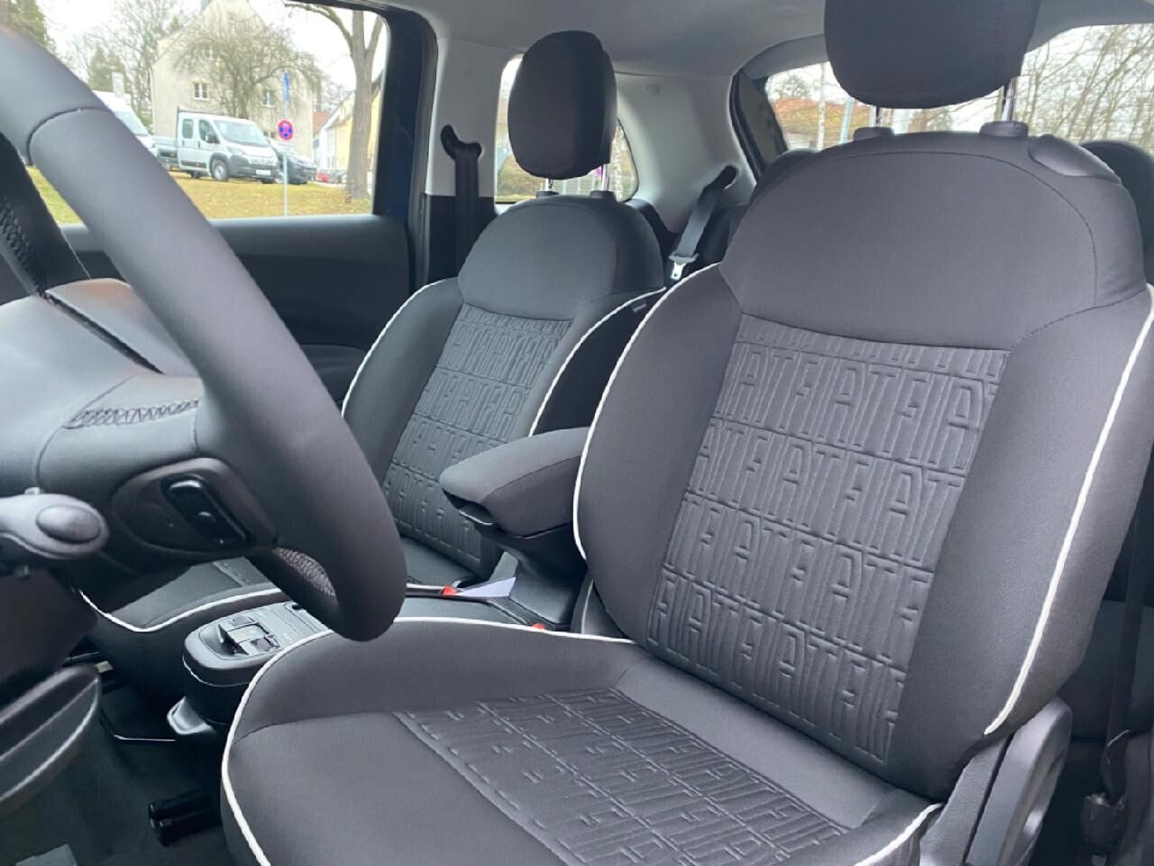 FIAT 500e 42kWh Komfort-Paket Metallic Ansicht 6 für Fahrzeugdetailseite