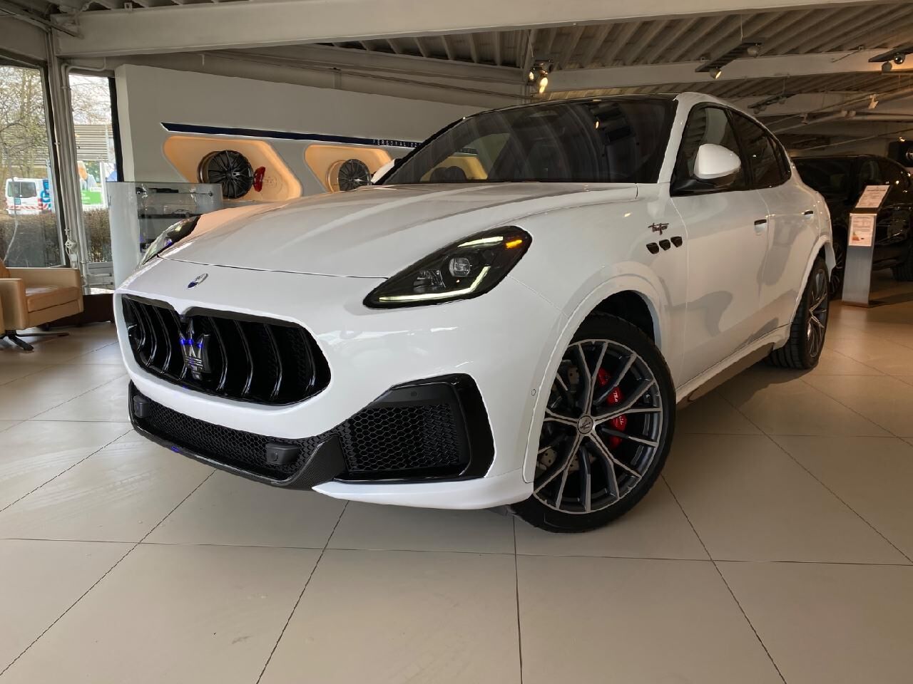 MASERATI Grecale Trofeo V6 AWD *Maserati-IN* Ansicht 1 für Fahrzeugdetailseite