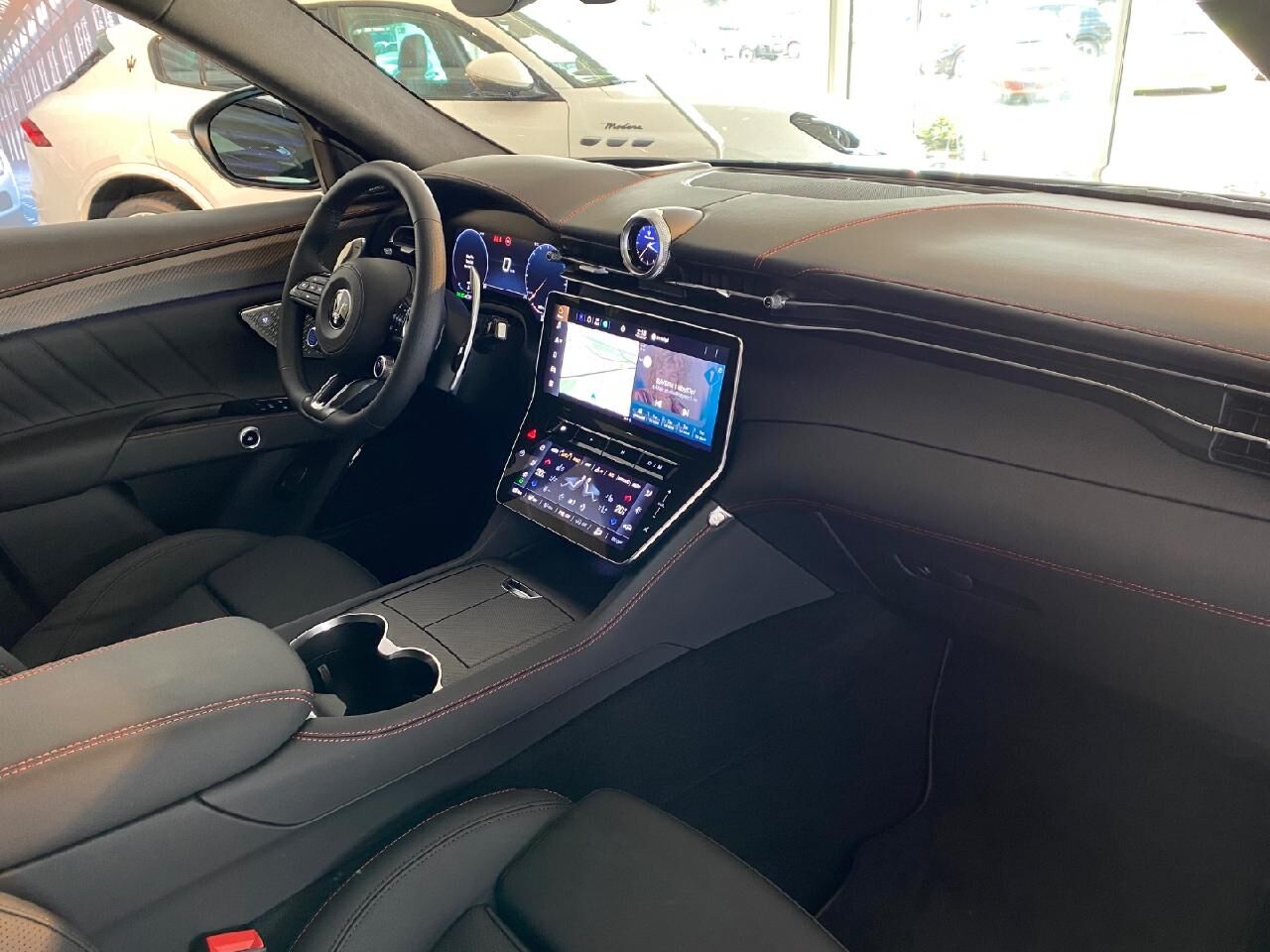 MASERATI Grecale Trofeo V6 AWD *Maserati-IN* Ansicht 17 für Fahrzeugdetailseite