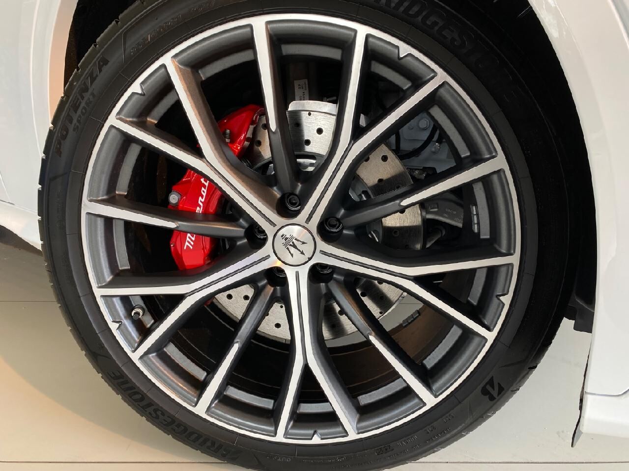 MASERATI Grecale Trofeo V6 AWD *Maserati-IN* Ansicht 6 für Fahrzeugdetailseite