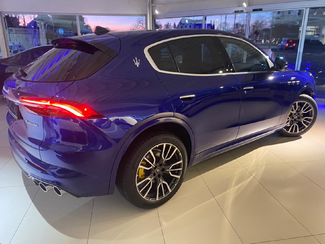 MASERATI Grecale GT Primaserie AWD *Maserati-IN* Ansicht 4 für Fahrzeugdetailseite