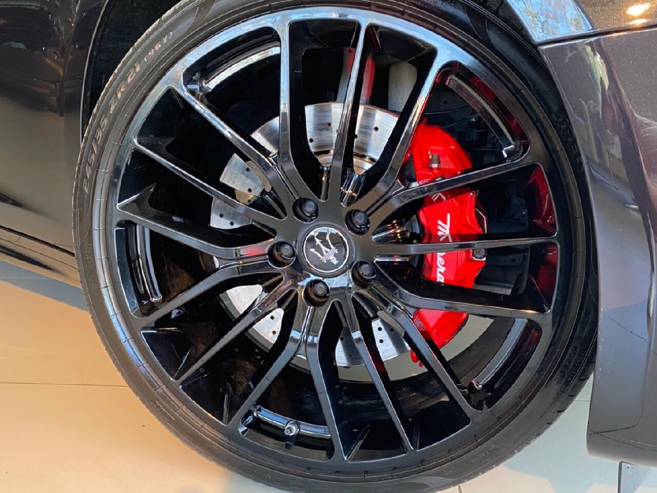 MASERATI Ghibli Modena S Q4 *Maserati-IN* Ansicht 3 für Fahrzeugdetailseite