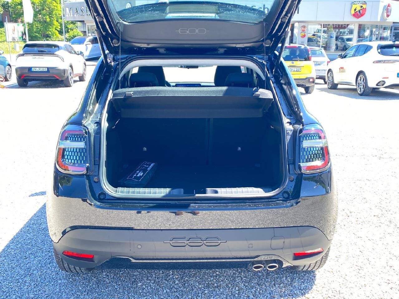 FIAT 600 Hybrid Sonderedition Ansicht 5 für Fahrzeugdetailseite