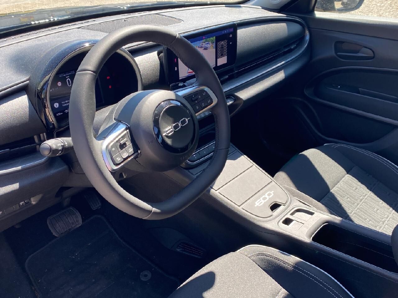 FIAT 600 Hybrid Sonderedition Ansicht 7 für Fahrzeugdetailseite