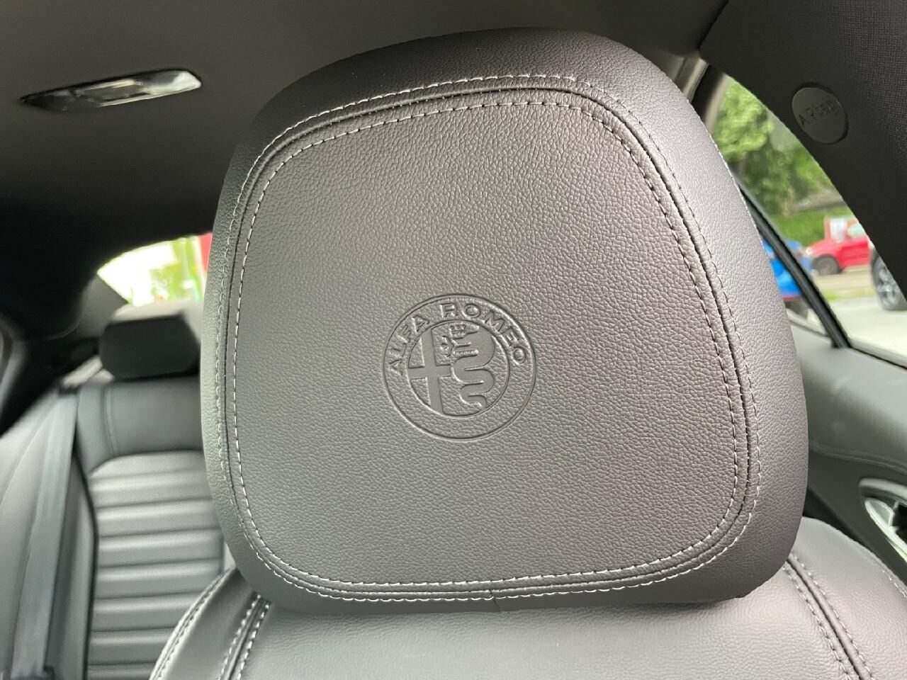 ALFA ROMEO Giulia Veloce Q4 Ansicht 8 für Fahrzeugdetailseite