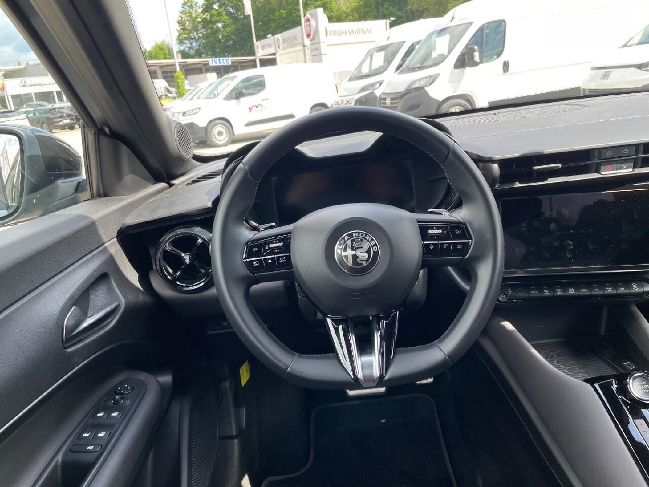 ALFA ROMEO Junior Ibrida 1.2 VGT 48V-Hybrid 100 kW Speciale Ansicht 6 für Fahrzeugdetailseite