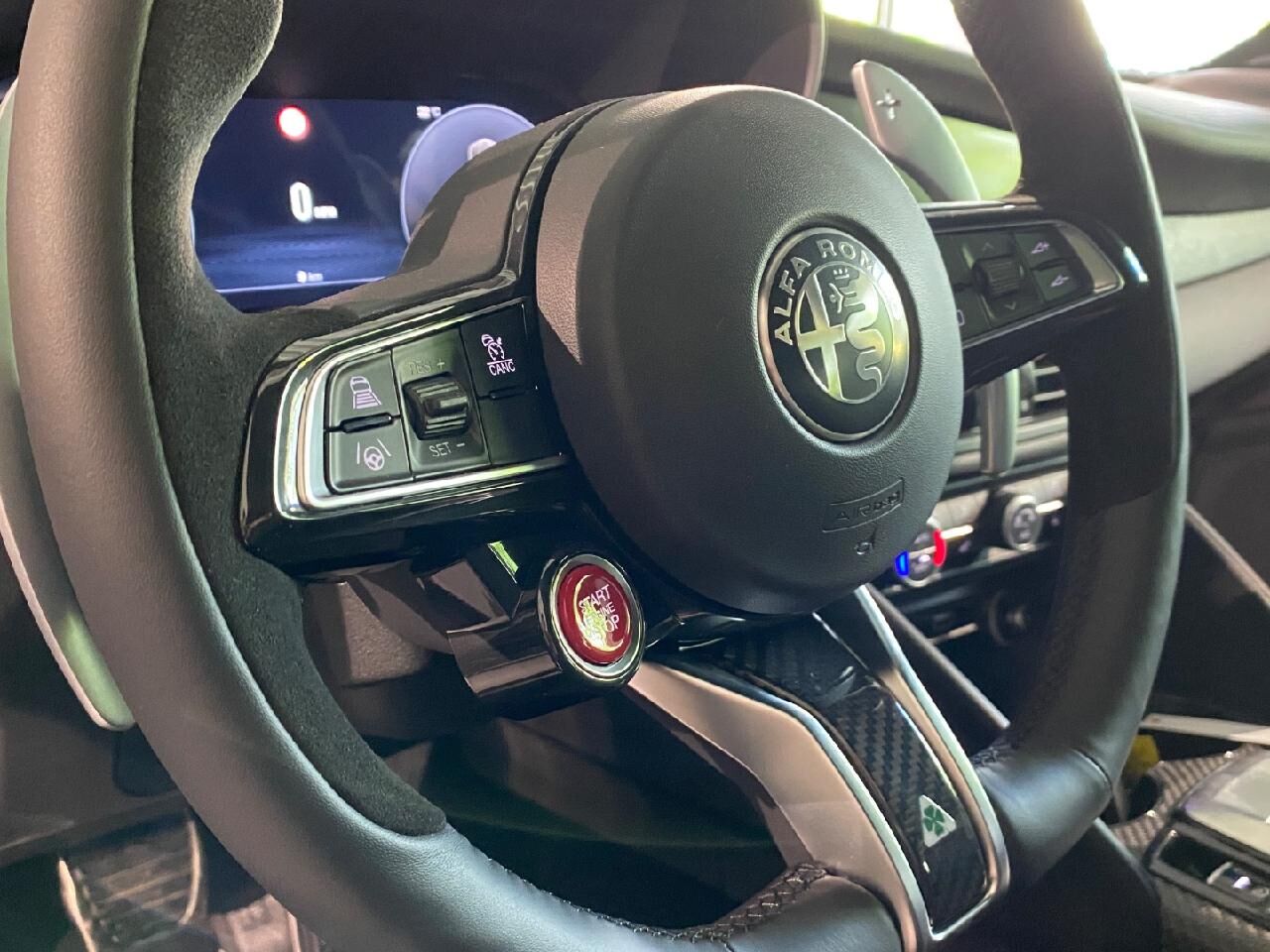 ALFA ROMEO Giulia Quadrifoglio Akrapovic*Tech* Ansicht 11 für Fahrzeugdetailseite