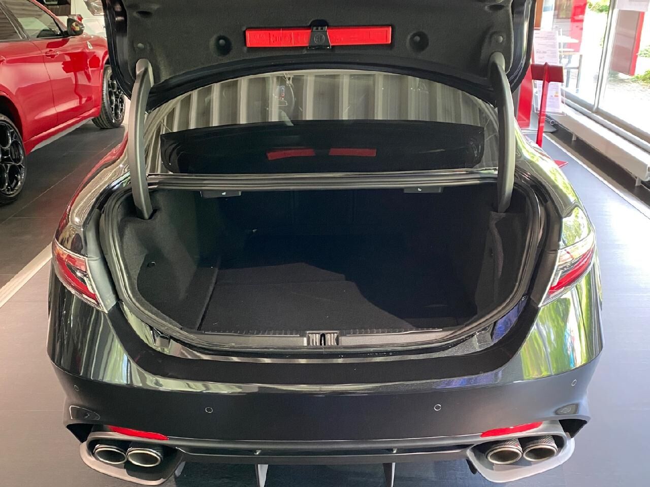 ALFA ROMEO Giulia Quadrifoglio Akrapovic*Tech* Ansicht 7 für Fahrzeugdetailseite