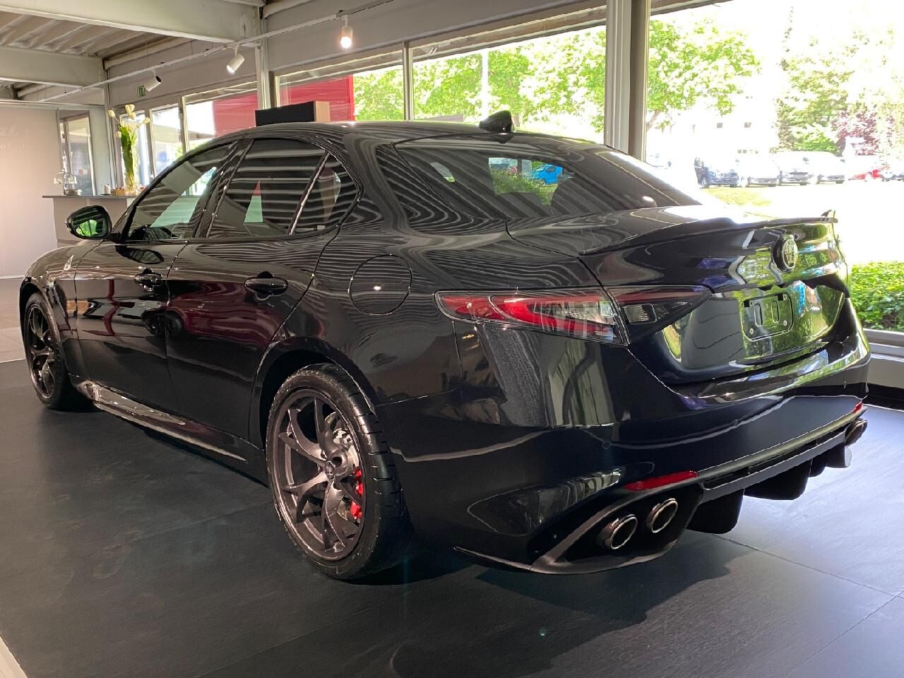ALFA ROMEO Giulia Quadrifoglio Akrapovic*Tech* Ansicht 8 für Fahrzeugdetailseite