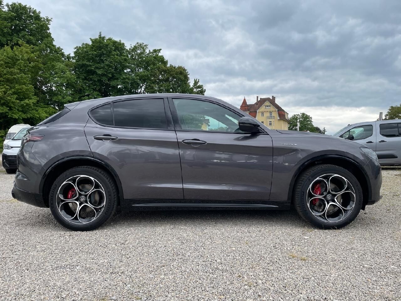 ALFA ROMEO Stelvio Veloce Q4 Ansicht 4 für Fahrzeugdetailseite